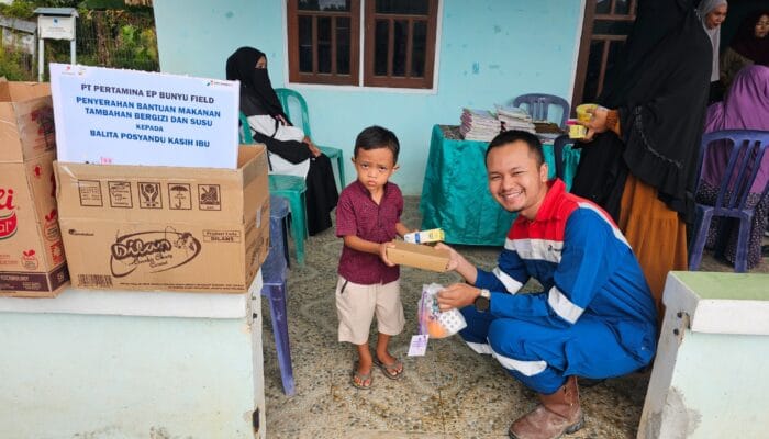 Pertamina Bunyu Field Beri Bantuan Makanan Bergizi dan Masker Kesehatan