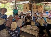 Pengrajin Lokal Malinau Ikut Meriahkan Dekorasi Festival IRAU ke-11