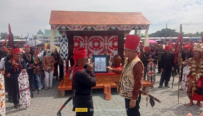 Warisan Adat Dayak Lundayeh yang Sarat Kearifan, Makna Ngikut Fadan Liu Burung Ame Ku Radca Bawang