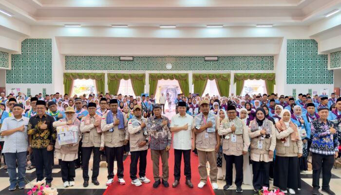Gubernur Lepas 484 Calon Jemaah Haji Kaltara, Tekankan Kesehatan dan Kekompakan 
