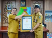 Wagub Ingkong Raih Penghargaan Tokoh Inspiratif Indonesia dari SMSI