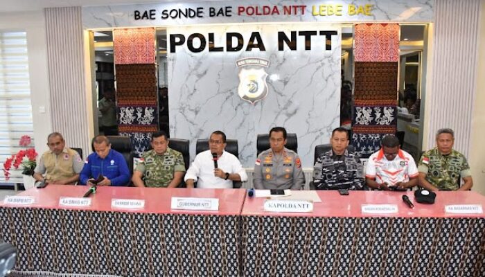 Gerak Cepat Polri Tanggap Gempa: Siang Kapolda NTT Terbang ke Sikka, Malam Ini Perkuatan Mabes Diberangkatkan