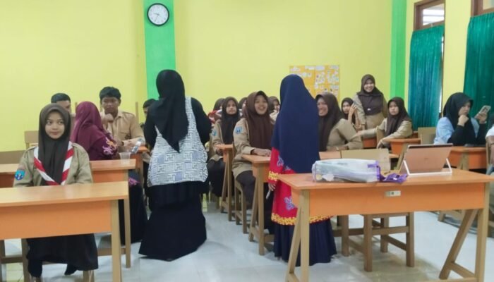 Jemput Bola, Disdukcapil Bulungan Gelar Aktivasi IKD di Man Bulungan